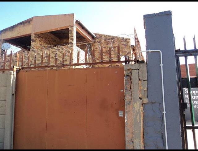 4 BEDROOM HOUSE FOR SALE IN ROSETTENVILLE